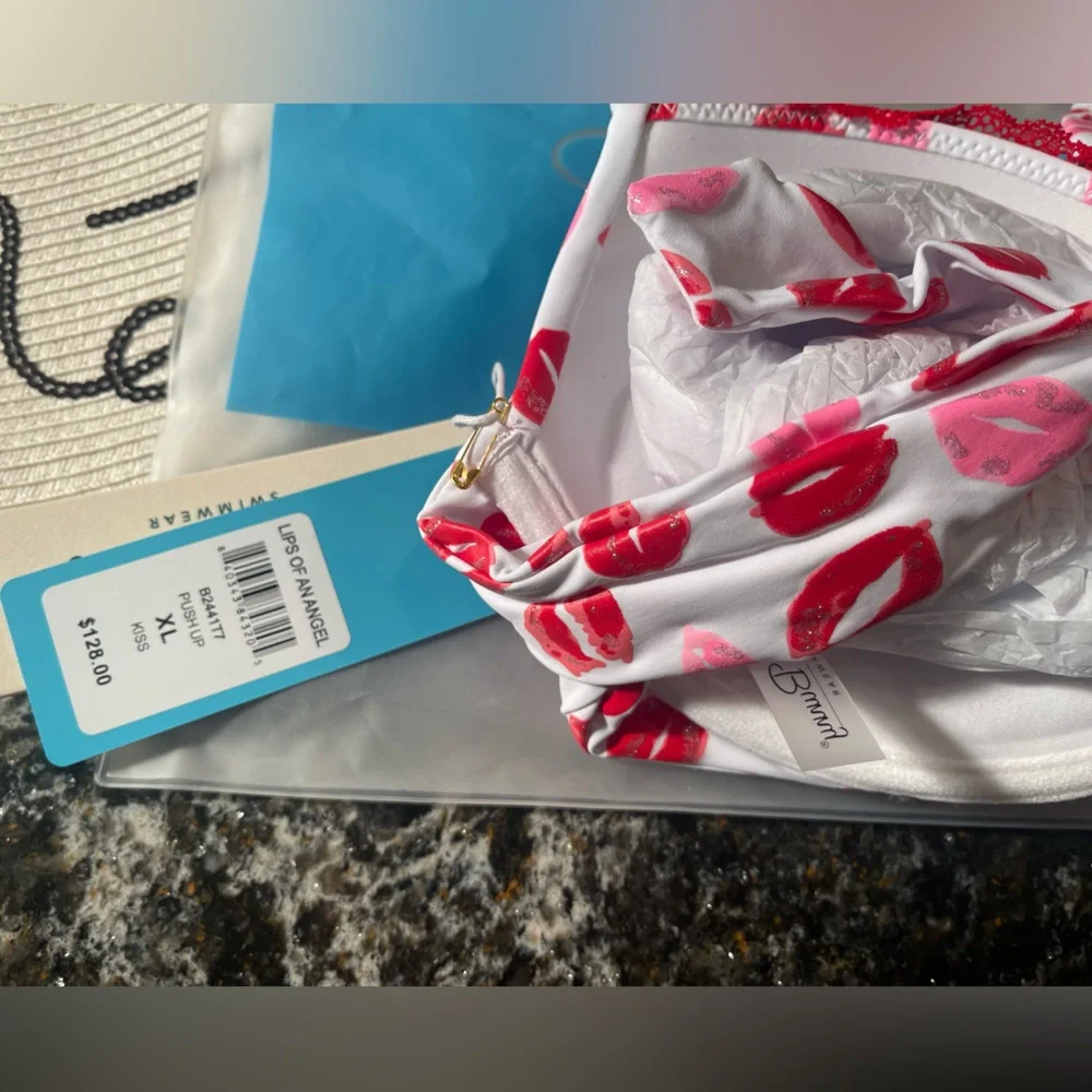 NWT beach bunny Lips of An Angel bikini 👙 top XL ..SOLD OUT ONLINE - Picture 7 of 8